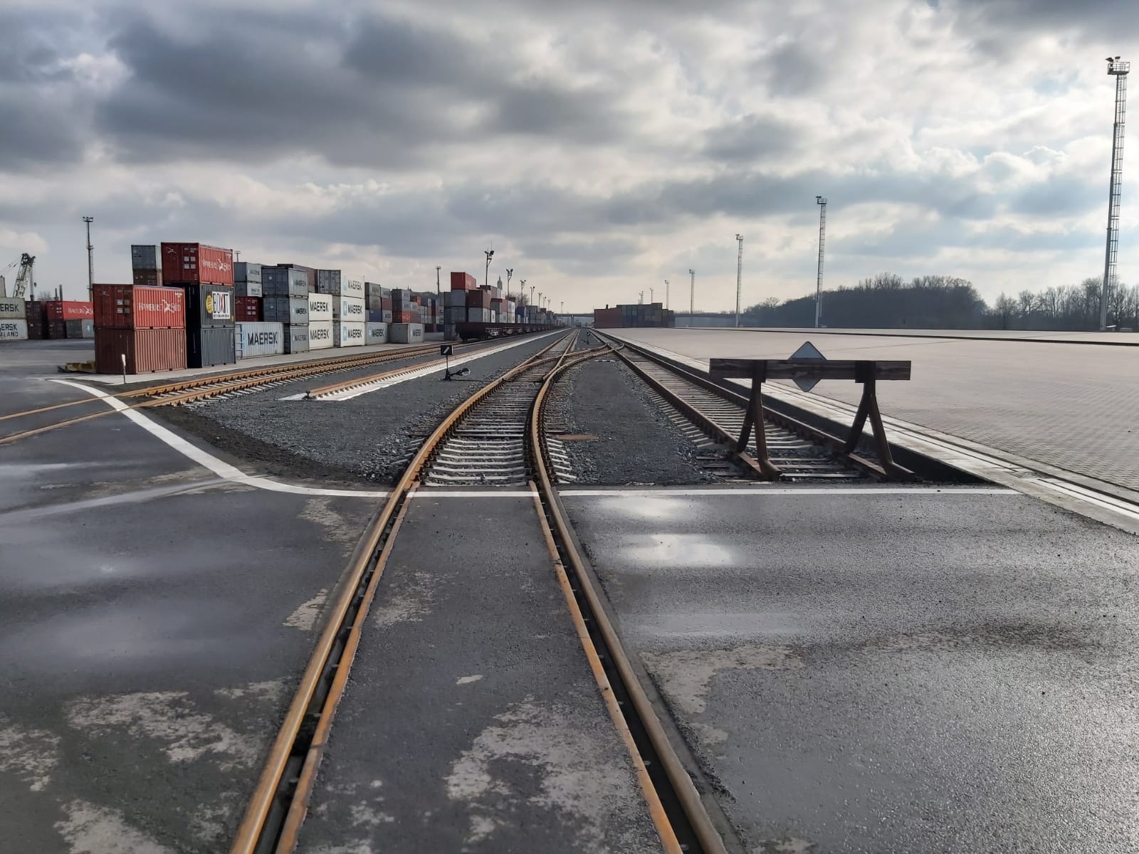  Ekologizace kontejnerového terminálu Mělník  - Vei- og brobygging