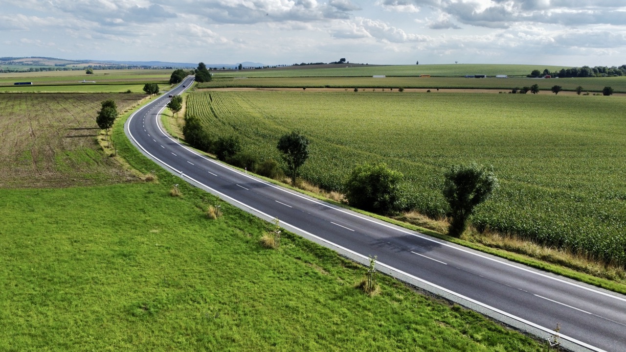 Rekonstrukce silnice v obci Mokrá-Horákov - CZ