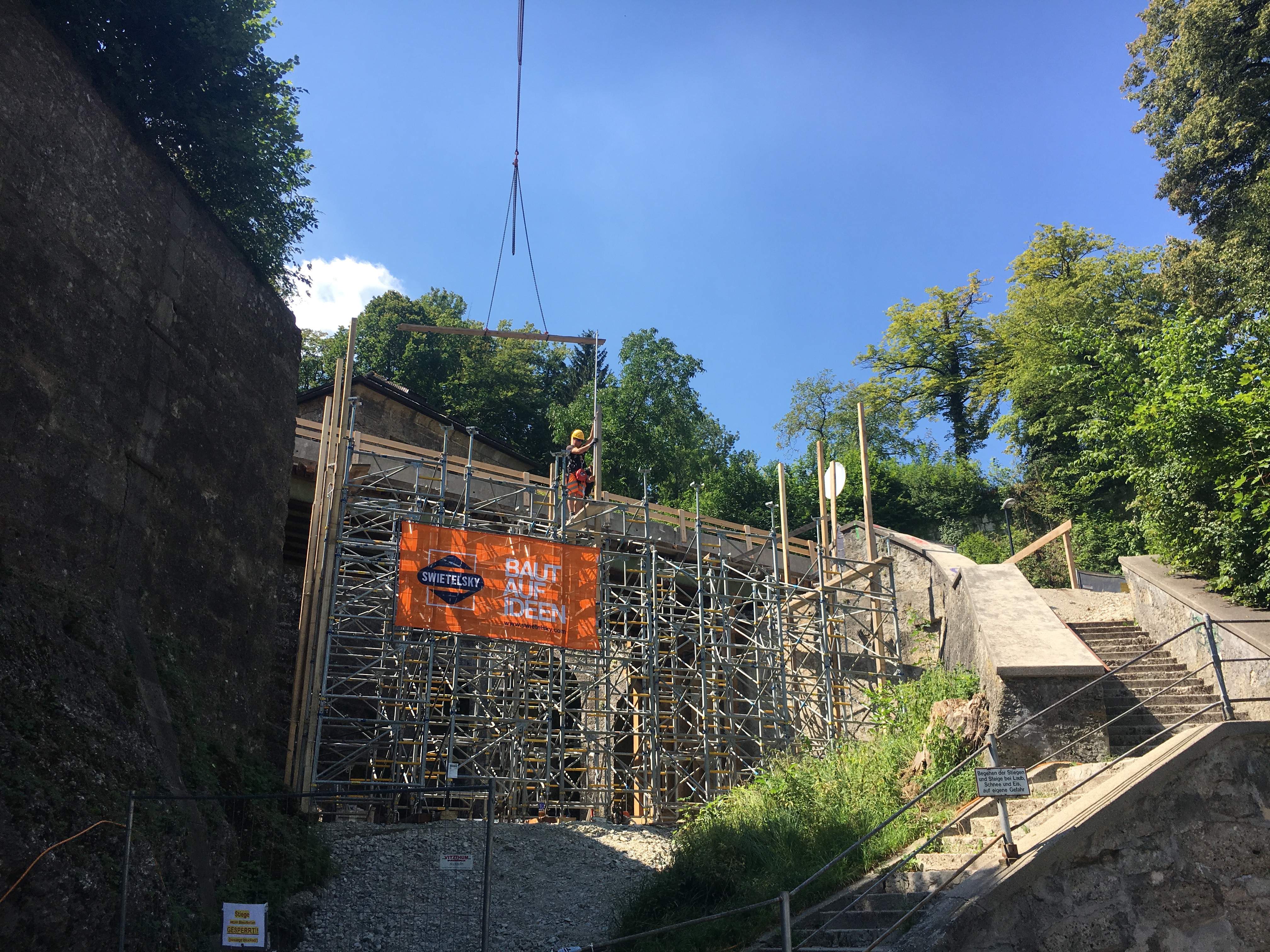 Neuba Brücke Monikapforte am Mönchsberg, Salzburg - Vei- og brobygging