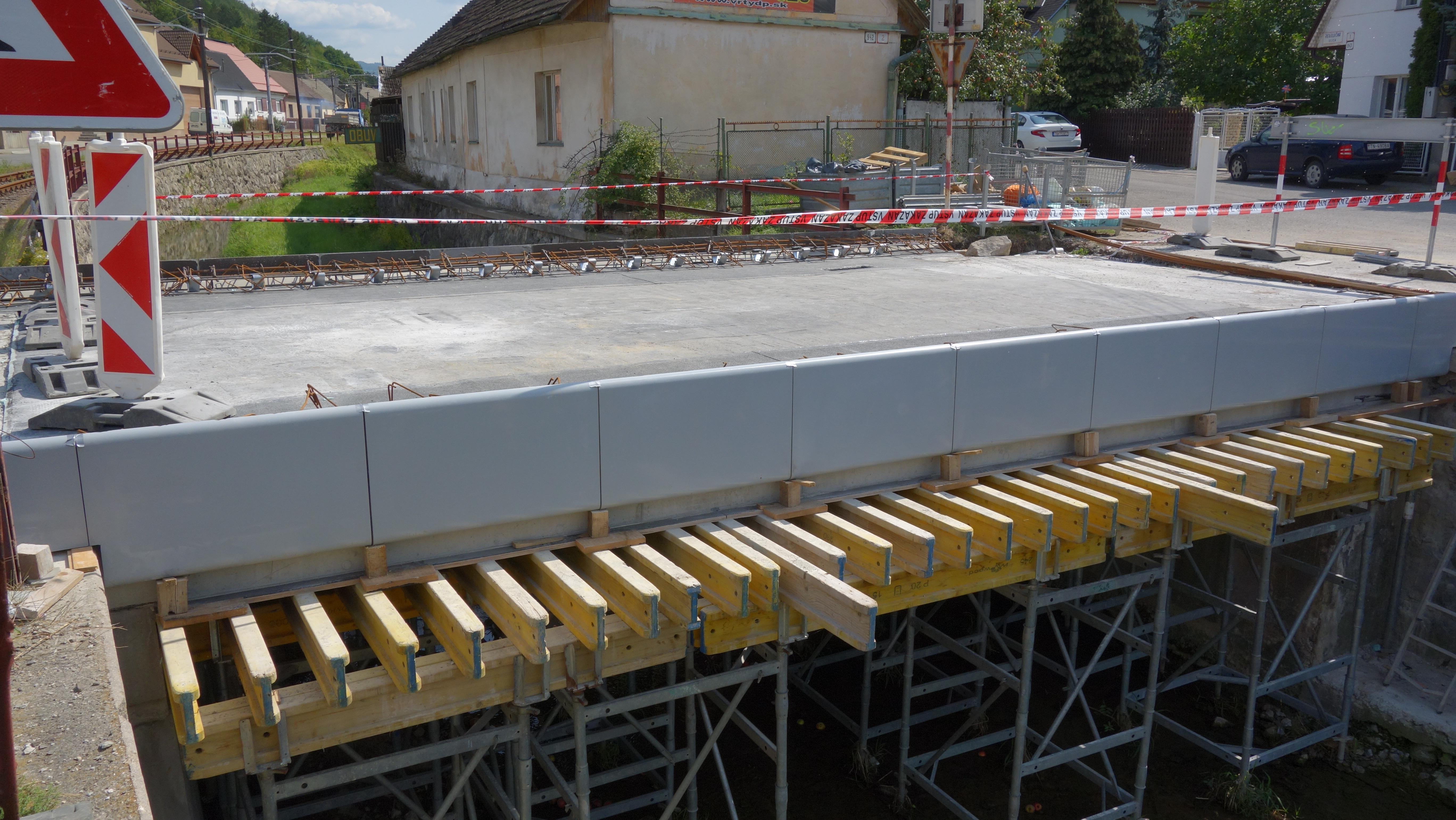 Prestavba mosta cez Tepličku v Trenčianskej Teplej - Vei- og brobygging