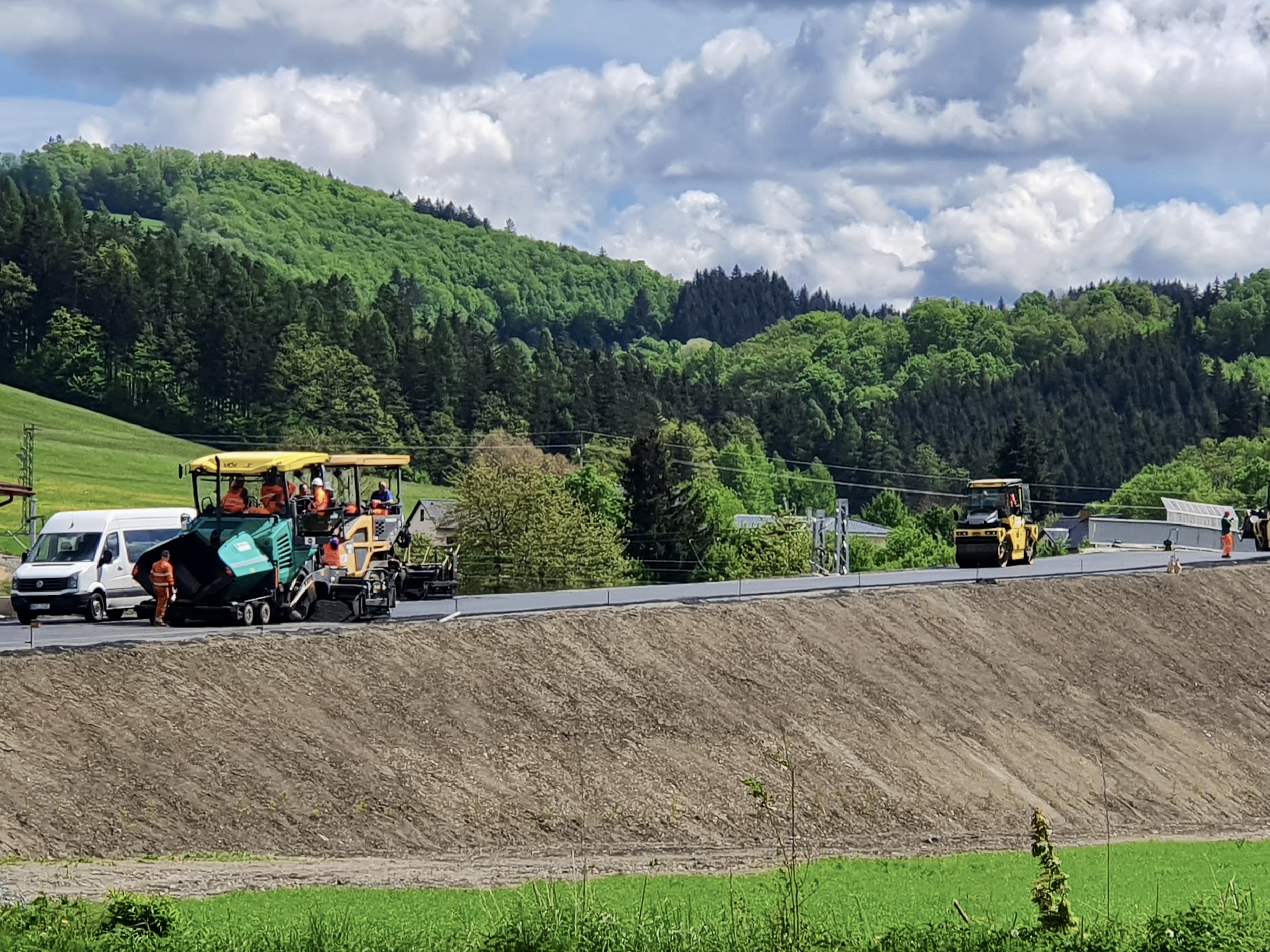 Silnice III/05736, Vsetín – sanace silničního tělesa, ul. Bobrky - Vei- og brobygging