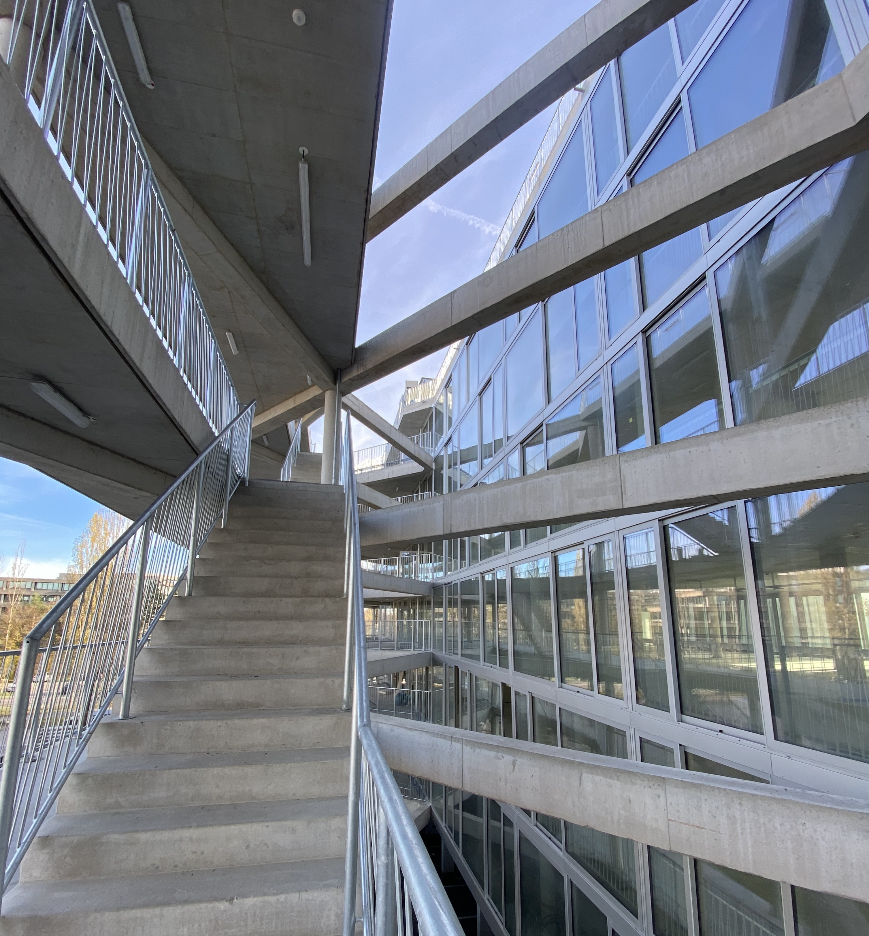 Hammerschmidt - Bürogebäude mit Dachterrasse und offenem Parkdeck - Bygningskonstruksjon