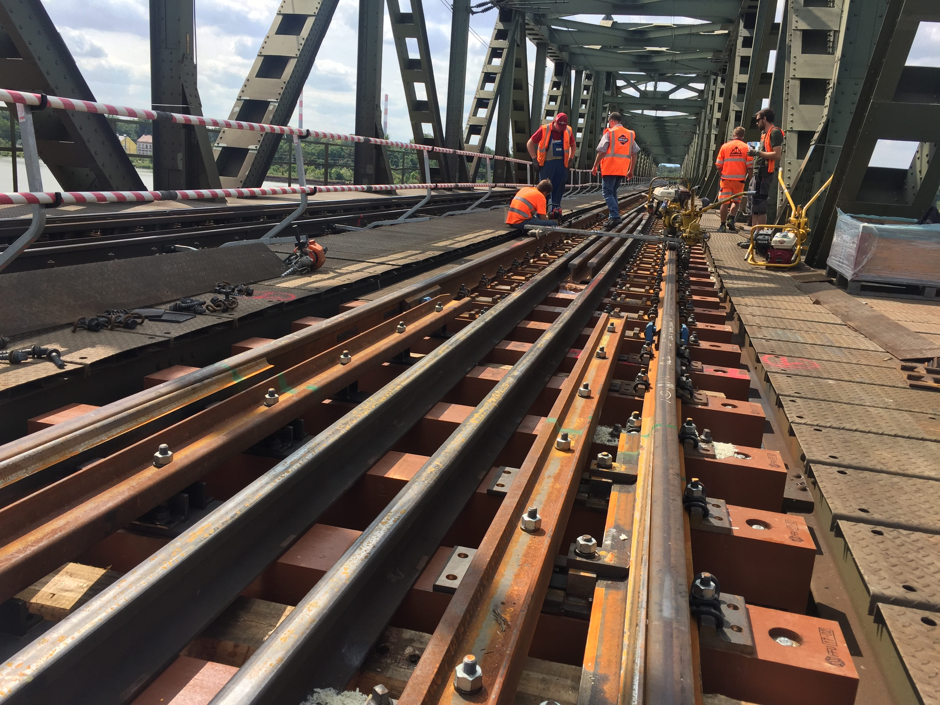 Brückenholztausch FFU Ostbahnbrücken - Jernbanebygging