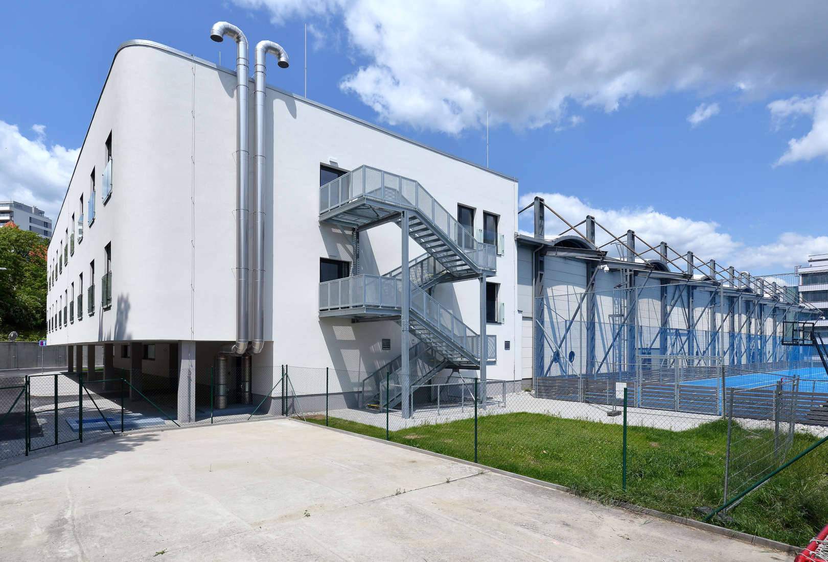 Ubytovací zařízení u zimního stadionu  v Plzni - Bygningskonstruksjon