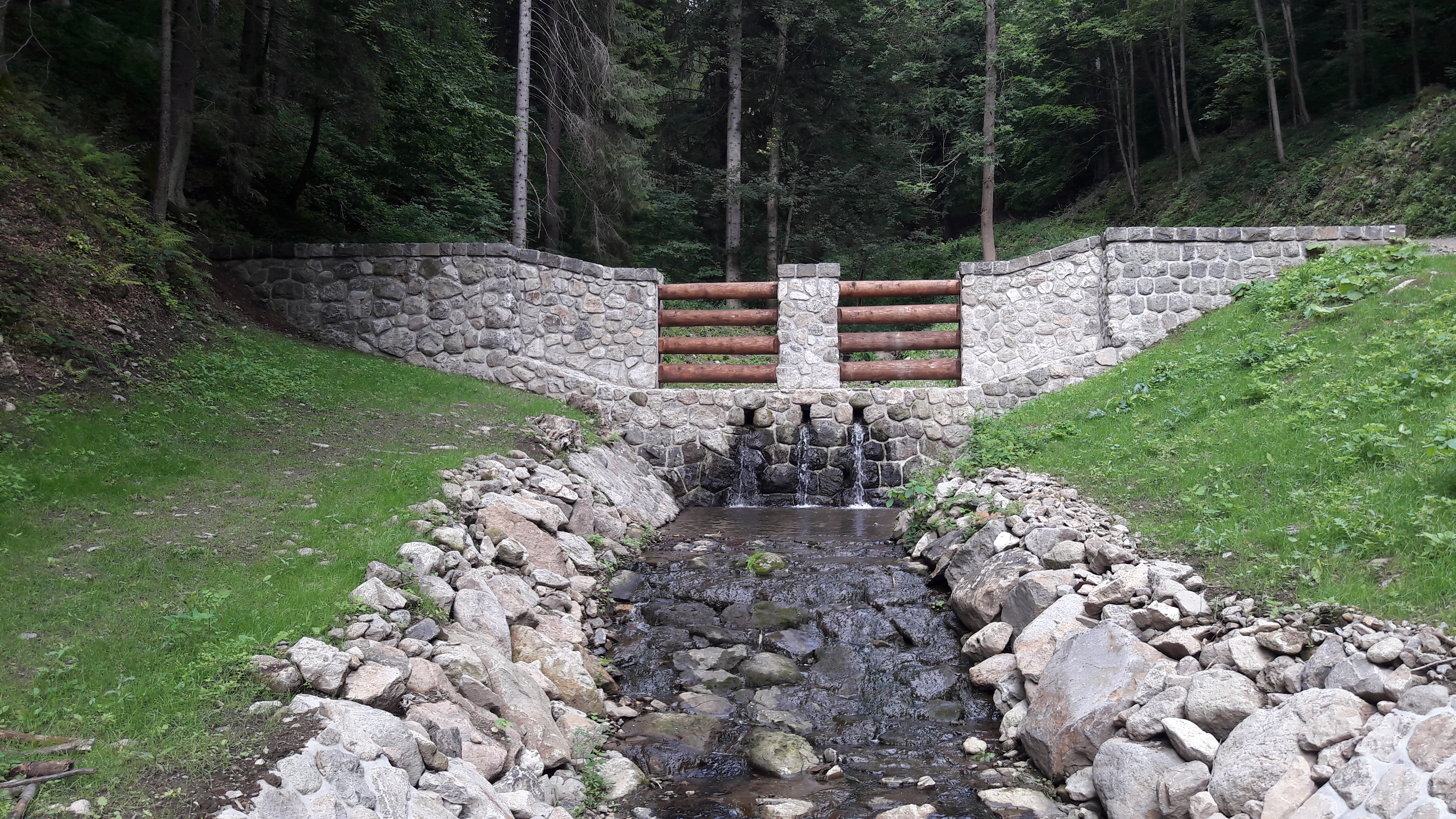 Protipovodňové opatrenia - rekonštrukcia prehrádzok v Krahuľskej doline - Anleggsvirksomhet