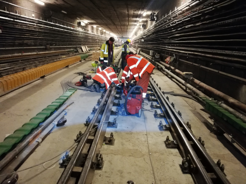 Budapesti M3 metróvonal rekonstrukciója - Jernbanebygging