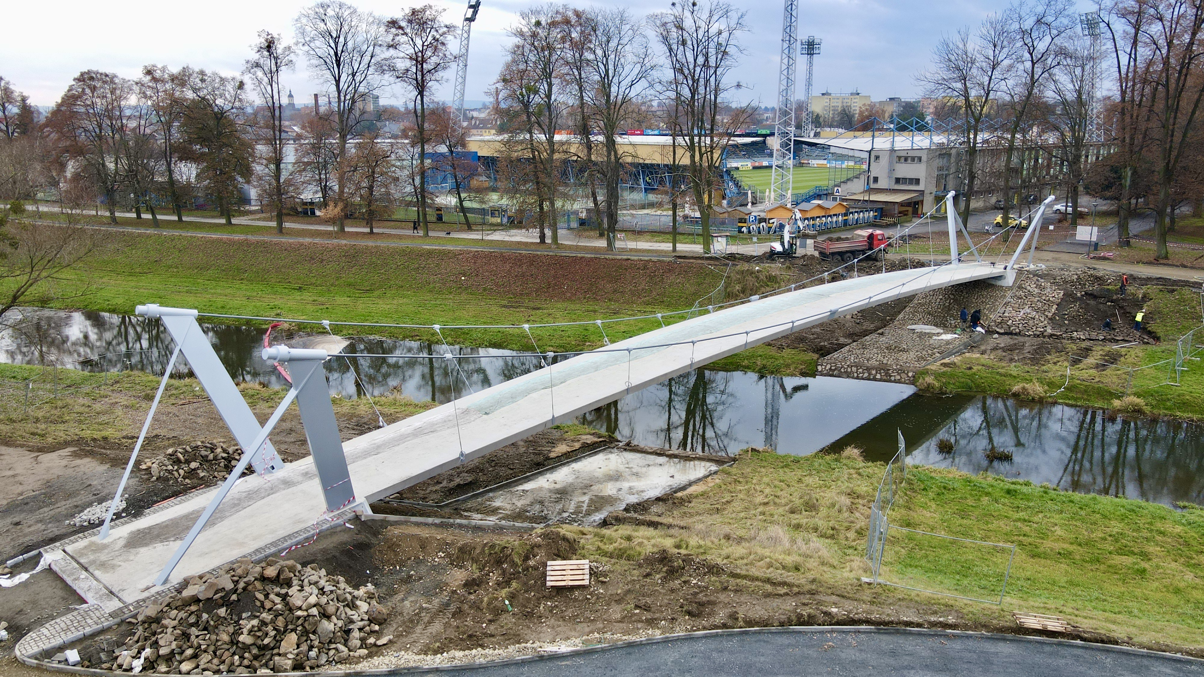 Opava – novostavba lávky přes řeku Opavu - Vei- og brobygging