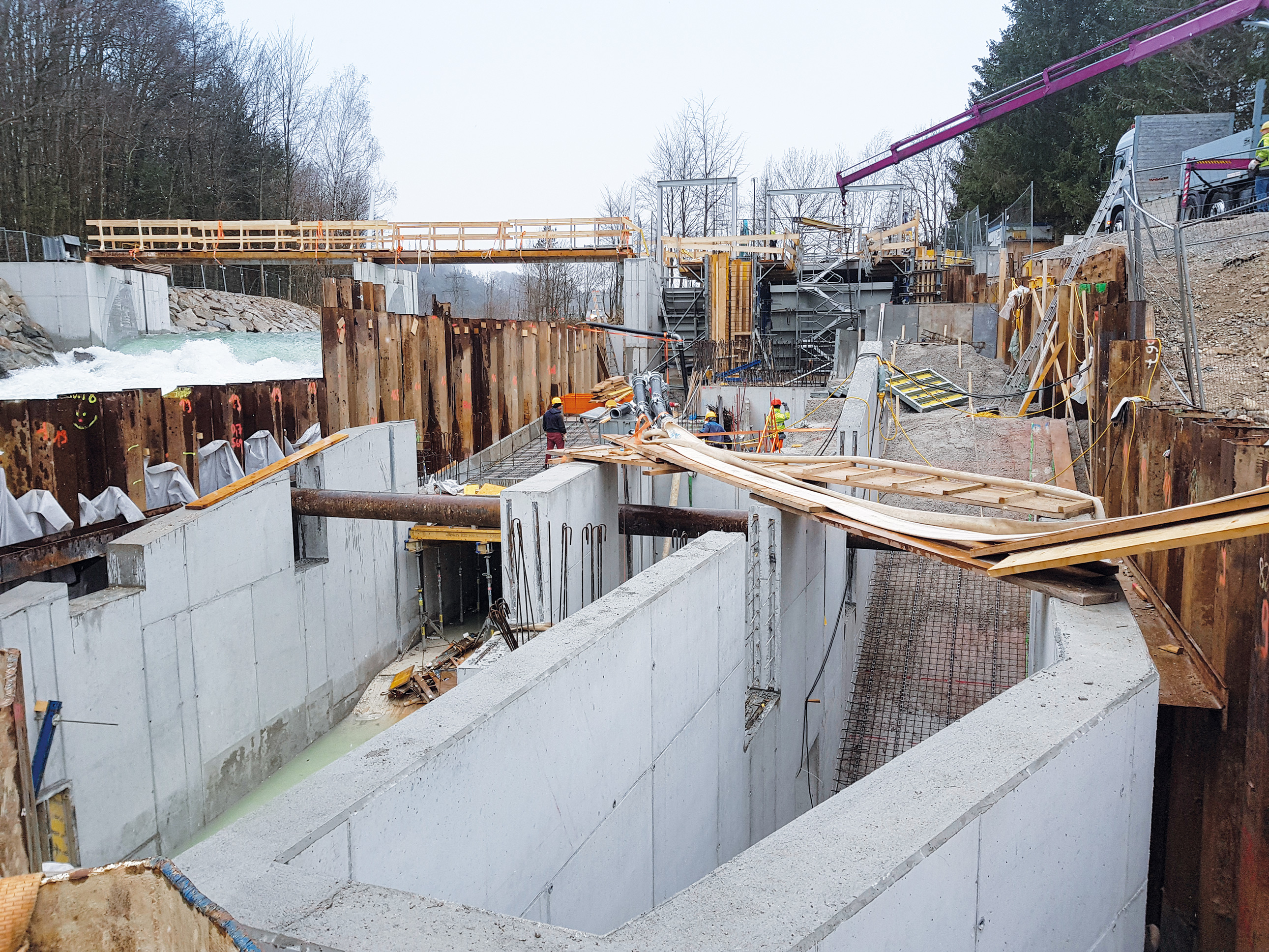 Wasserkraftwerk, Vöcklabruck - Anleggsvirksomhet