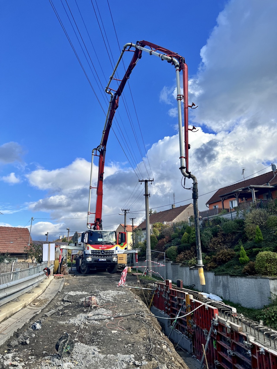 Silnice III/00711, Makotřasy – bezpečnostní opatření - Vei- og brobygging