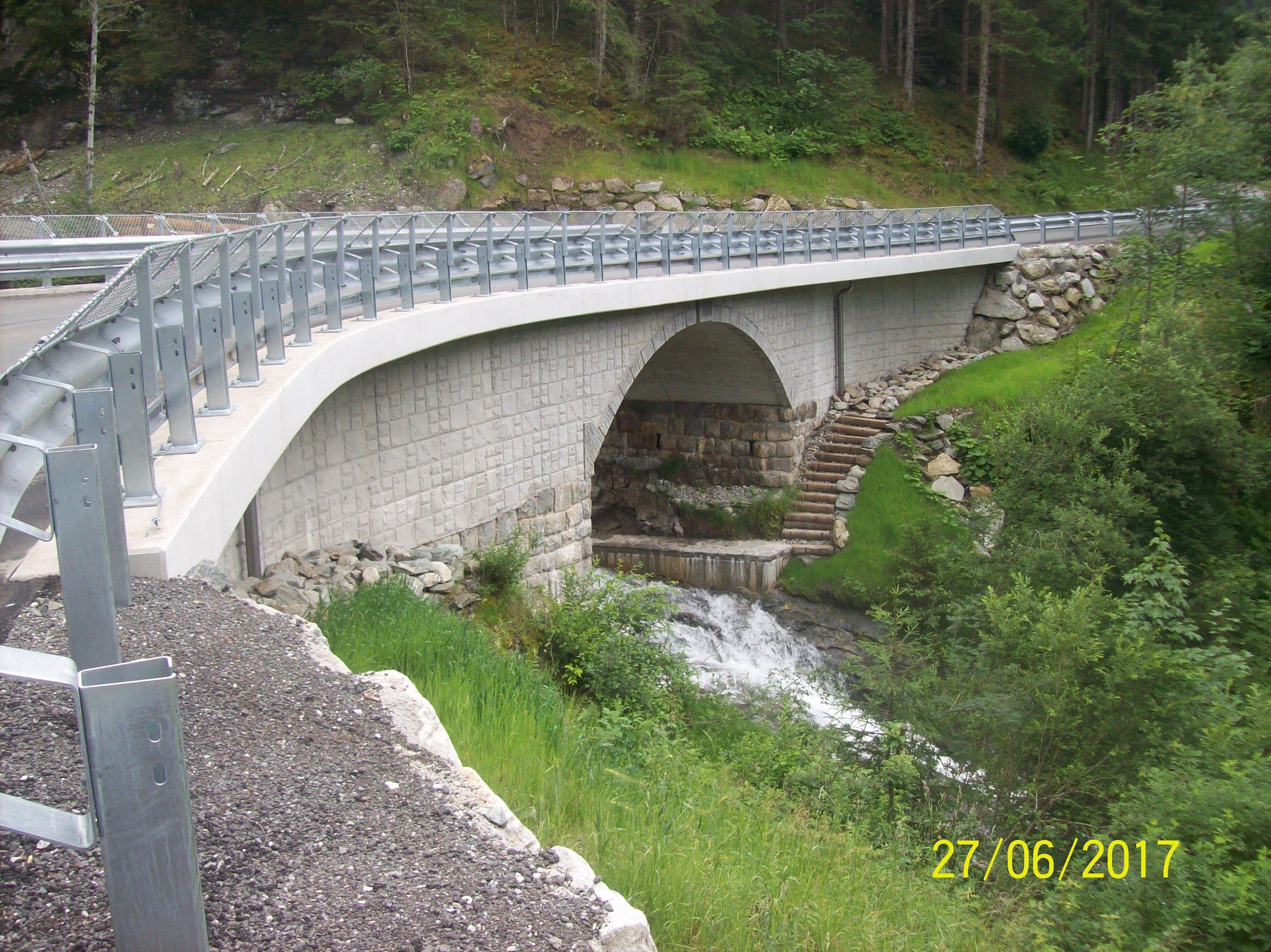 Schrabachbrücke auf der L264 Stubachtalstraße in Uttendorf - Vei- og brobygging