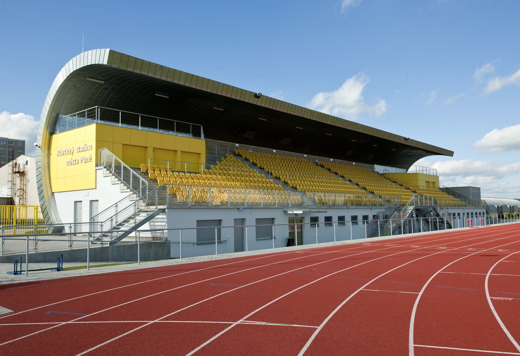 Plzeň - atletický stadion Skvrňany - Bygningskonstruksjon