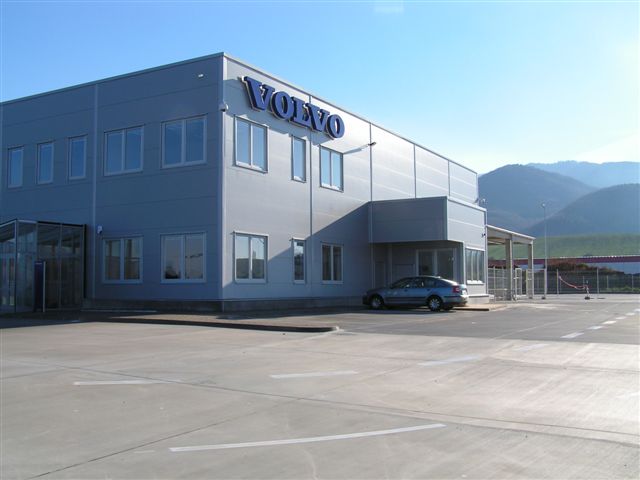 Predajné a servisné centrum VOLVO Truck Strečno / priemyselné a energetické stavby - Bygningskonstruksjon