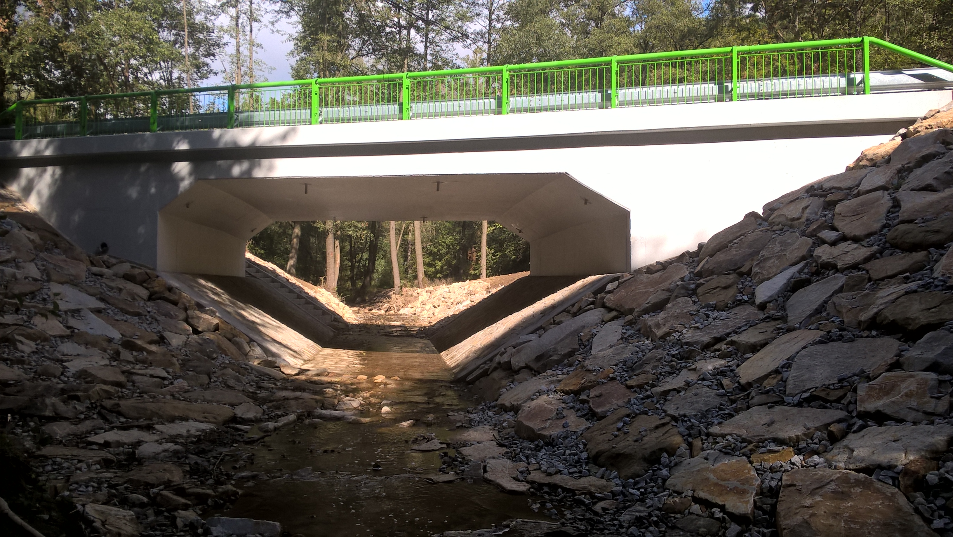 Silnice II/151 – rekonstrukce mostu v Liščích Horách před Dačicemi - Vei- og brobygging