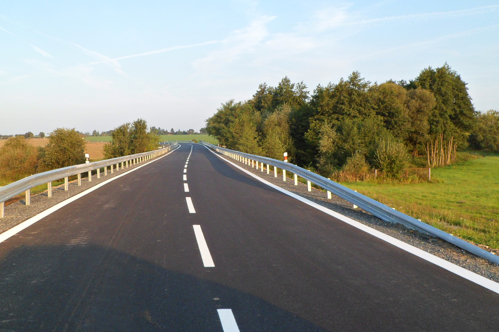 Silnice II/335 – rekonstrukce úseku Uhlířské Janovice – Staňkovice - Vei- og brobygging