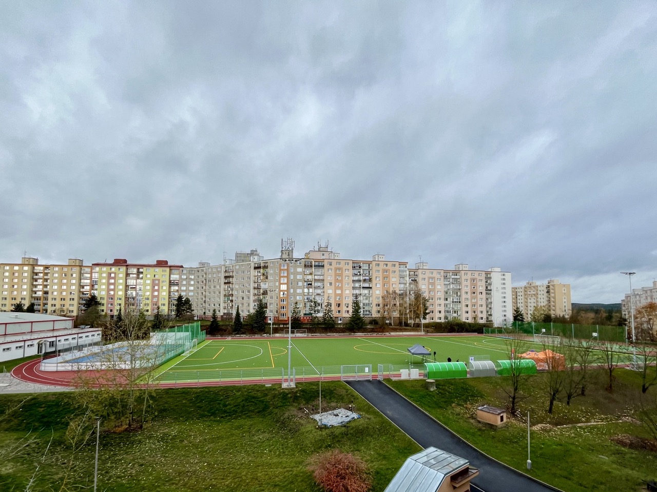 Rekonstrukce sportovního areálu ZŠ, ul. Kralovická, Plzeň - Spesialkompetanse