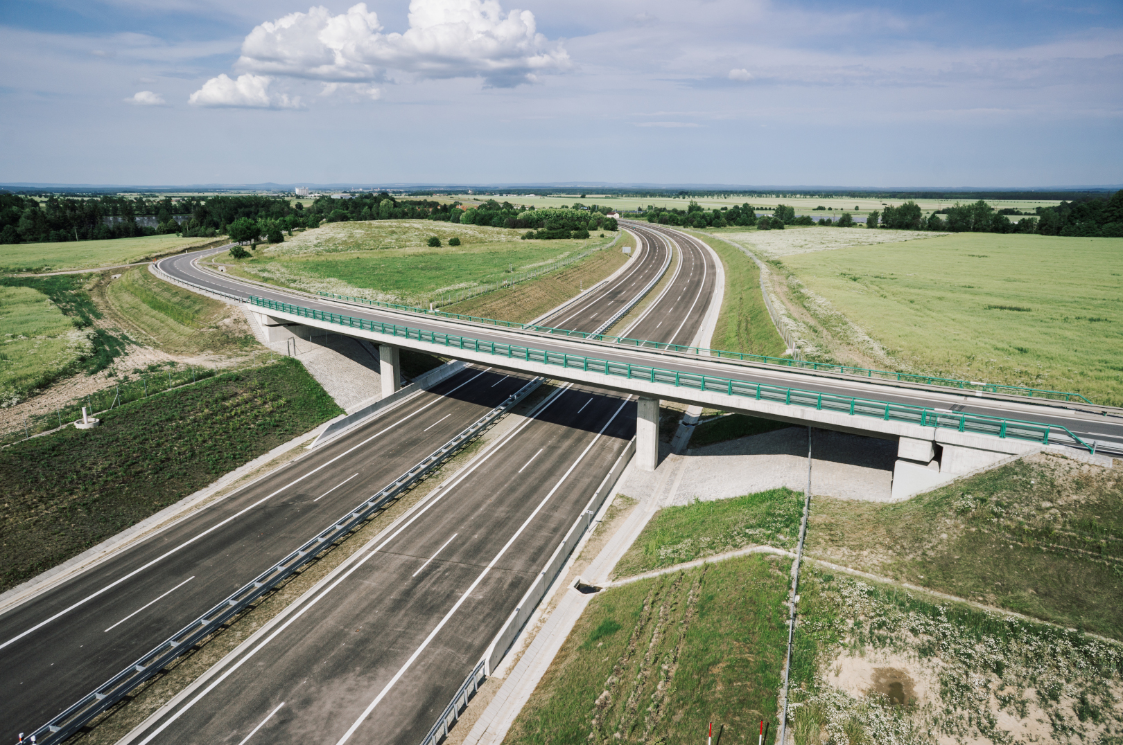 D3 – úsek Bošilec–Ševětín - Vei- og brobygging