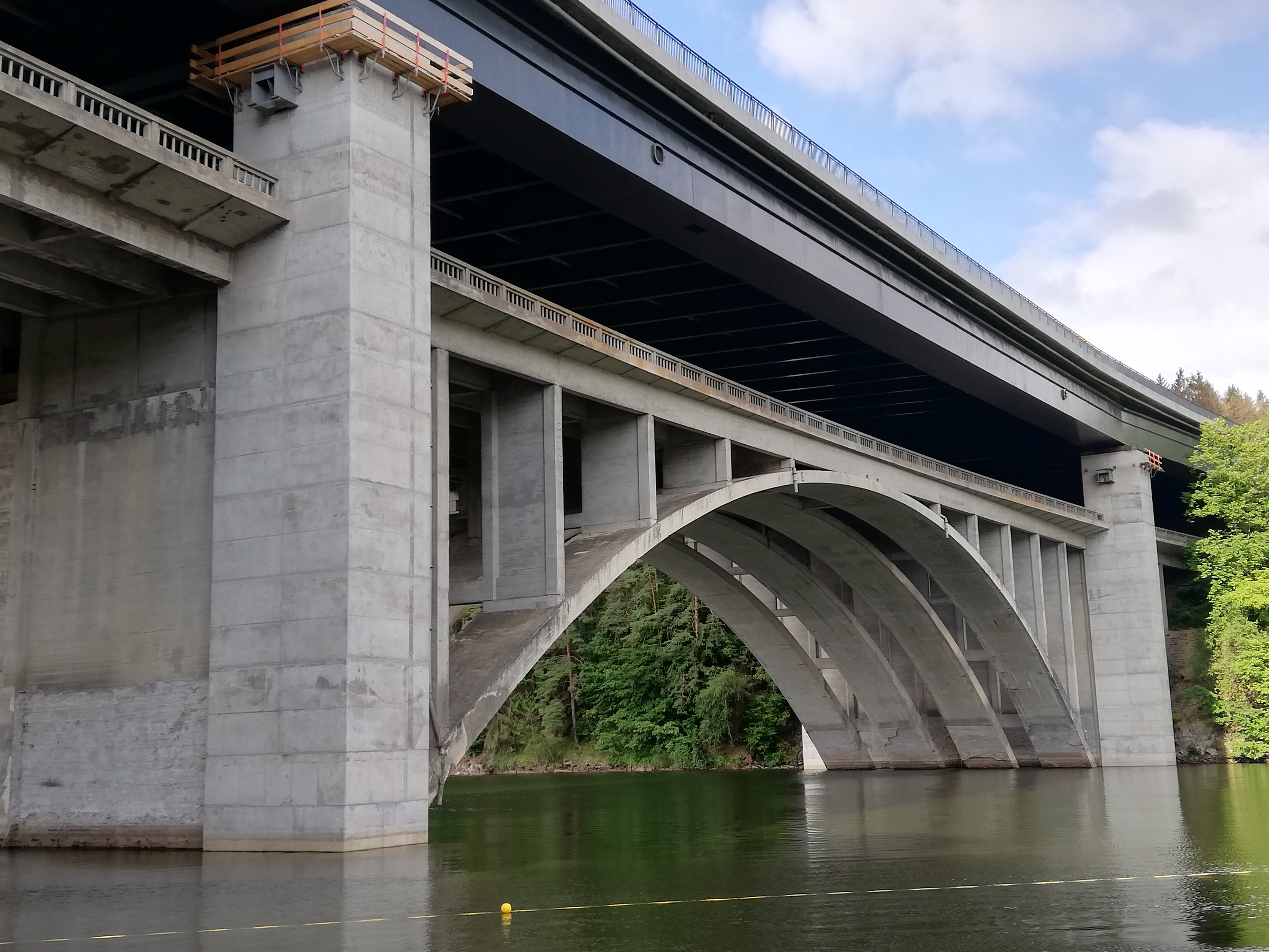 Dálnice D1, most Koberovice – dodávka mostních ložisek a závěrů - Vei- og brobygging