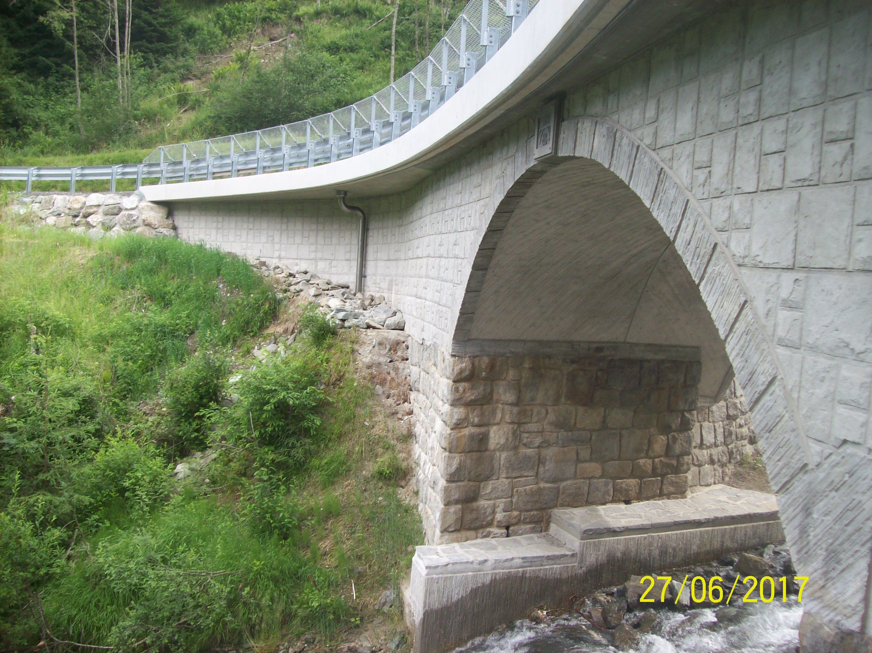 Schrabachbrücke auf der L264 Stubachtalstraße in Uttendorf - Vei- og brobygging