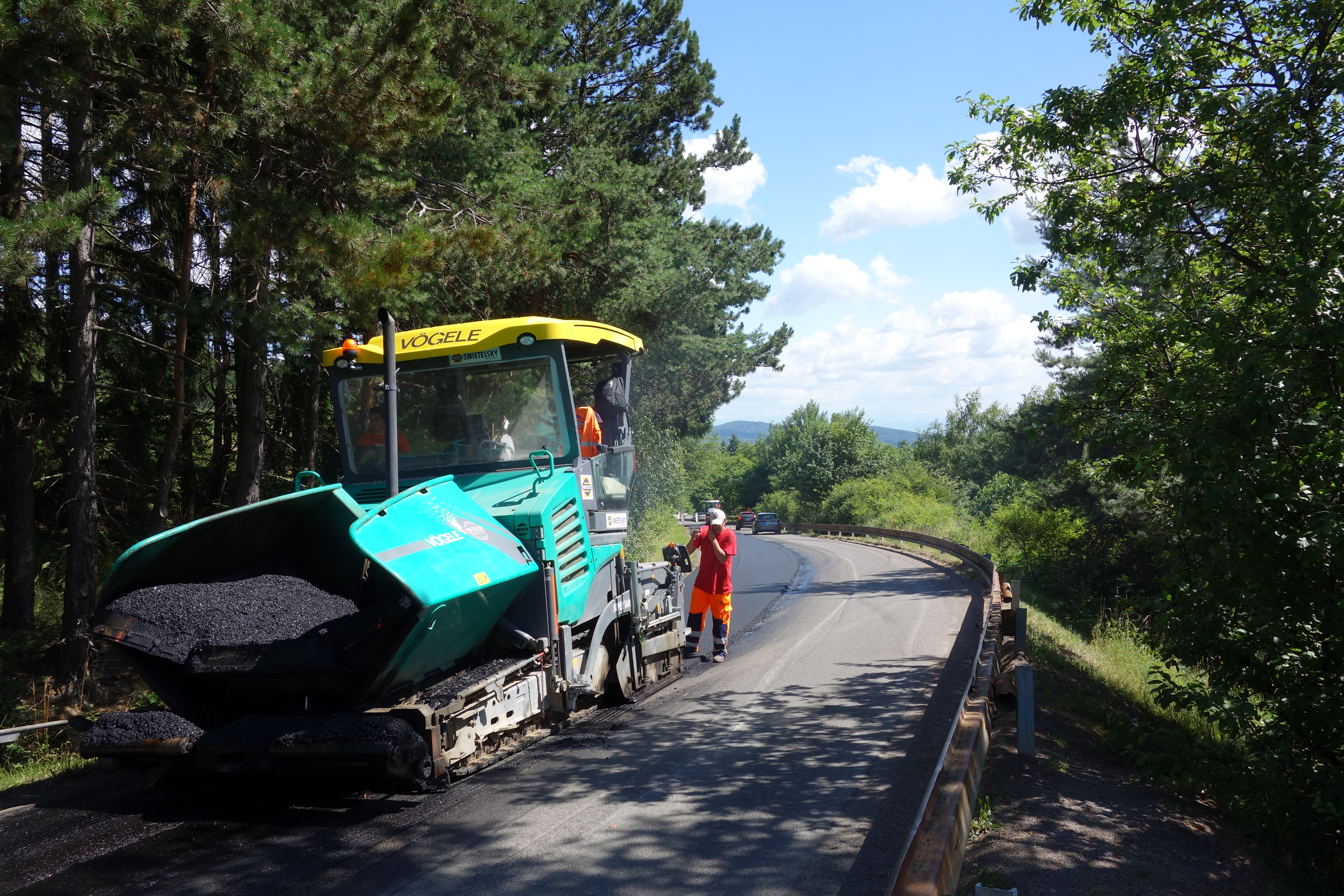 Rekonštrukcia cesty Banská Štiavnica - križovatka - Vei- og brobygging