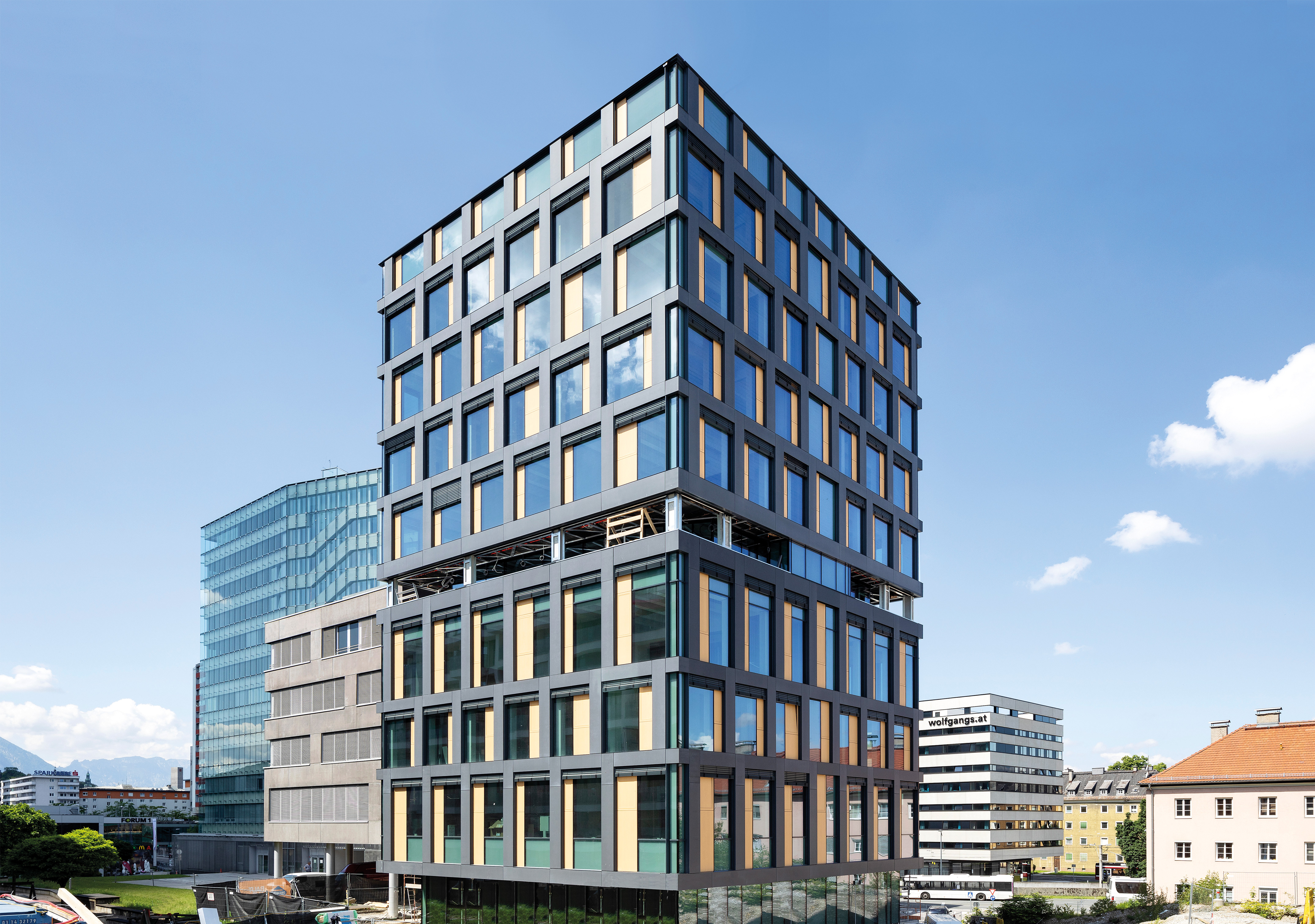 Bürogebäude der österreichischen Gesundheitskasse in Holz-/Hybridbauweise, Salzburg - Bygningskonstruksjon
