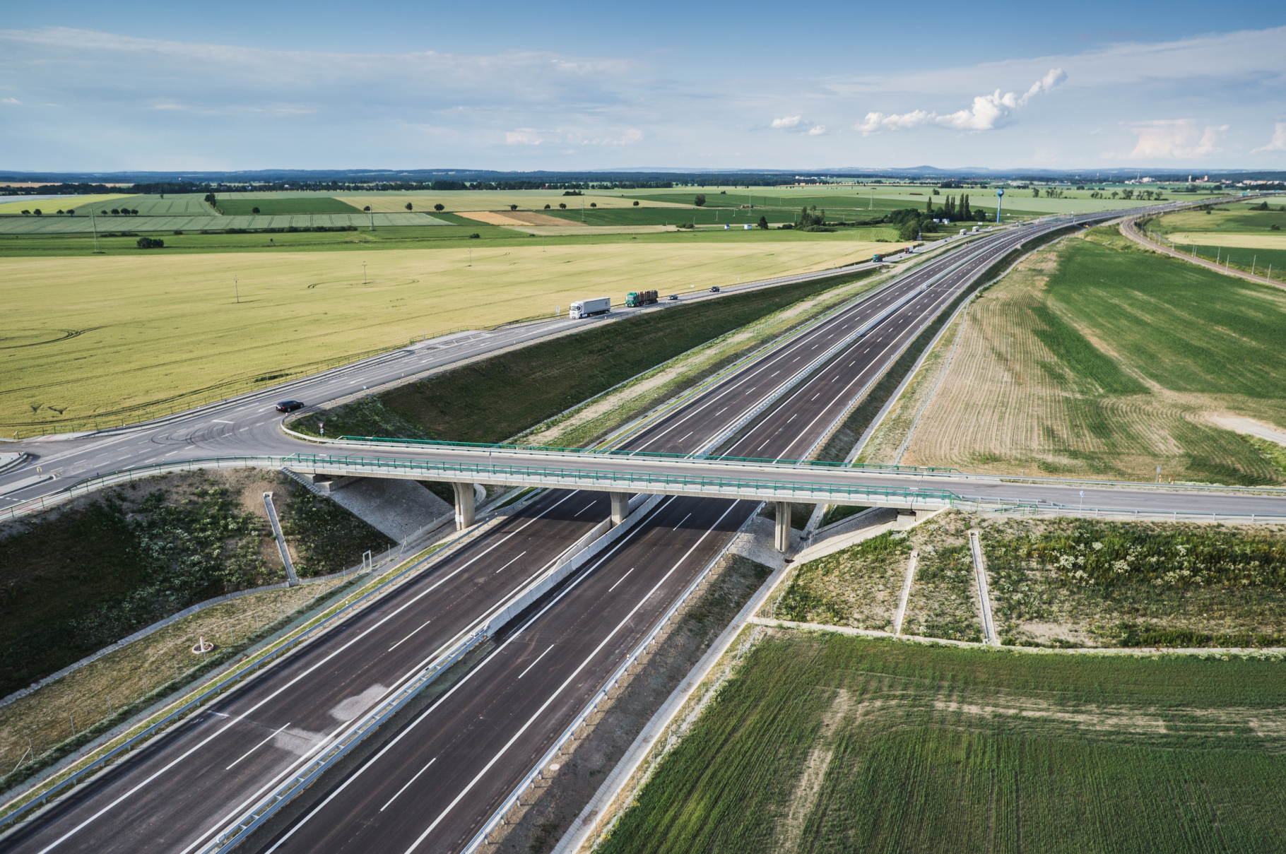 Dálnice D3 – výstavba úseku Bošilec–Ševětín - Vei- og brobygging